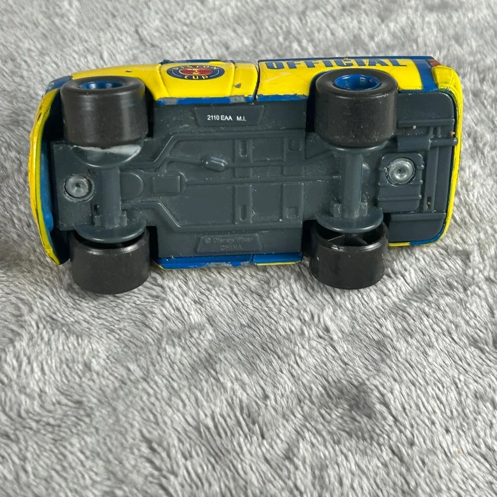 Disney Pixar Cars Piston Cup Official Truck and Sedan Diecast Lot Blue Yellow